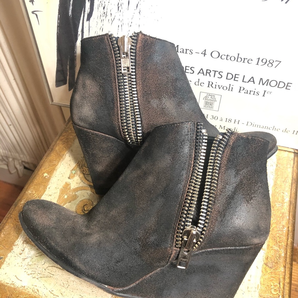 Sz7-FREE PEOPLE DISTRESSED BLACK/BROWN SUEDE BOOTS - Picture 8 of 16